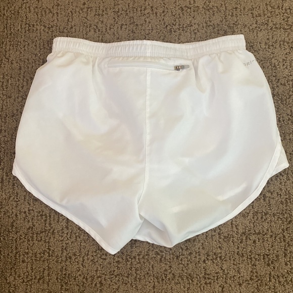 Nike running shorts - Picture 2 of 3